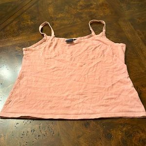 Women’s peach tank top.